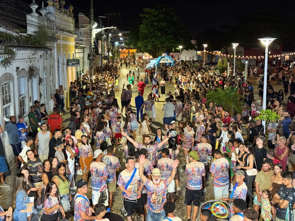 Pré-Carnaval de Laguna começa com cultura e anuncia desfile após 13 anos