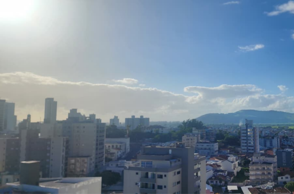 Terça-feira terá tempo firme e temperaturas amenas em Santa Catarina