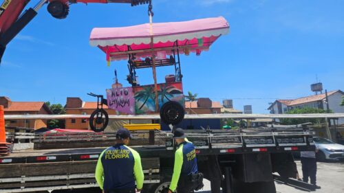 Estado “inadequado” de alimentos resulta em 22 carrinhos de ambulantes apreendidos em Florianópolis