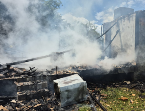 Incêndio destrói residência no bairro Cidade Alta, em Forquilhinha