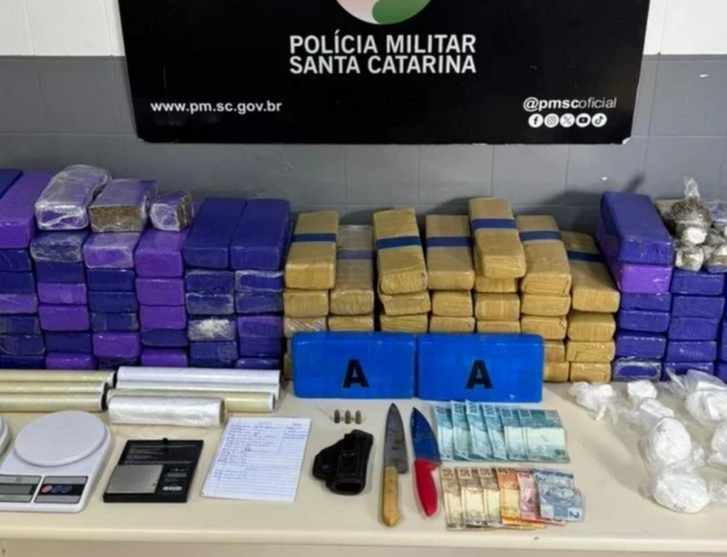 PM apreende mais de 74 quilos de drogas e prende homem no Sul de SC