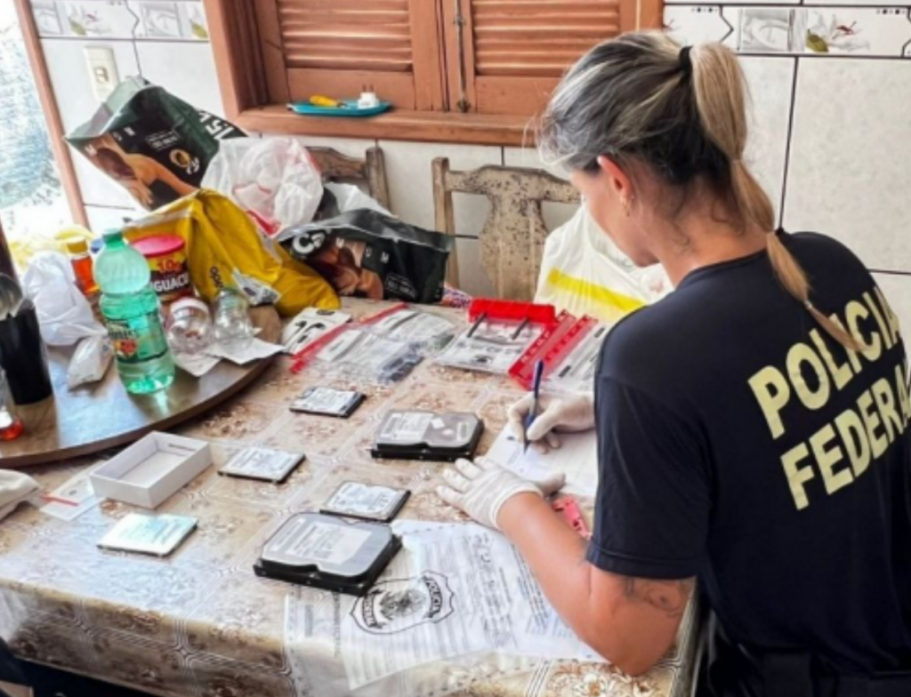 Homem é preso em Criciúma por compartilhar material de abuso sexual infantil