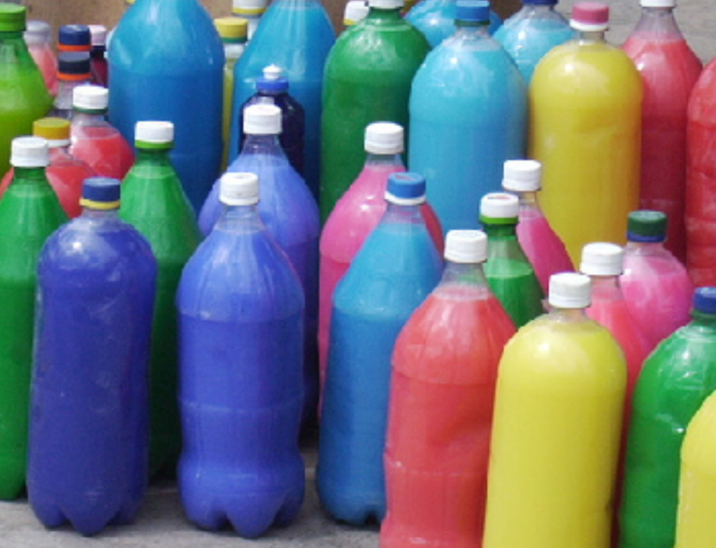 Produtos clandestinos de limpeza colocam em risco ambientes de saúde e alimentação