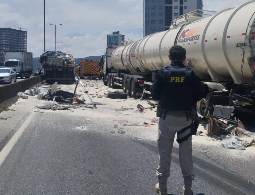 Sábado de caos na BR-101: Acidentes e incêndio de caminhão provocam quilômetros de filas em Itapema