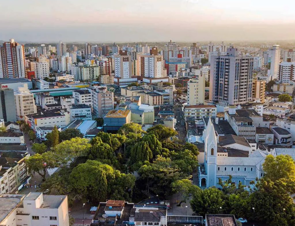 Criciúma testa área exclusiva para motos em semáforo da avenida Centenário