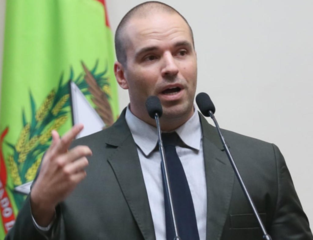 Jessé Lopes critica transferência de Bolsonaro e desafia por provas de golpe