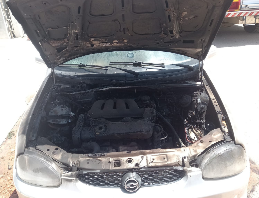 Princípio de incêndio atinge motor de carro e mobiliza Corpo de Bombeiros em Içara