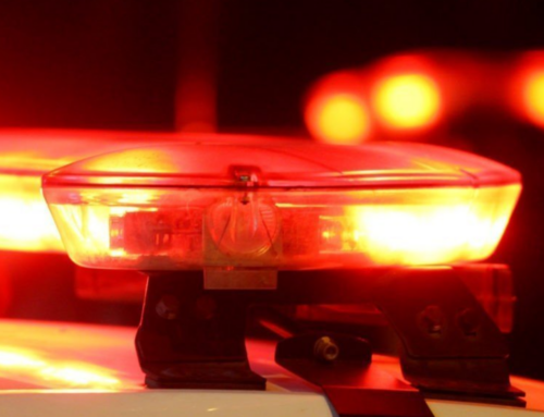 Motociclista fica ferido após colisão com carro no Centro de Cocal do Sul