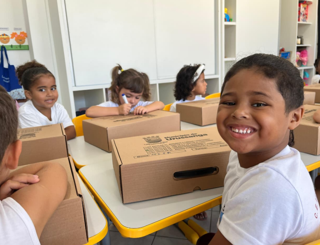 Urussanga cria crédito escolar para compra de uniformes e material