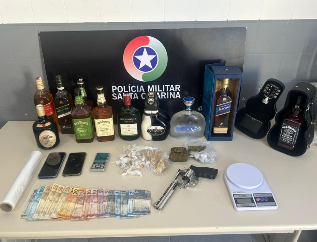 Polícia Militar prende homem por tráfico e apreende arma furtada em Criciúma