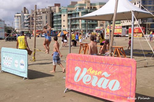 Sesc Verão movimenta Praia do Mar Grosso com esportes, cultura e shows gratuitos