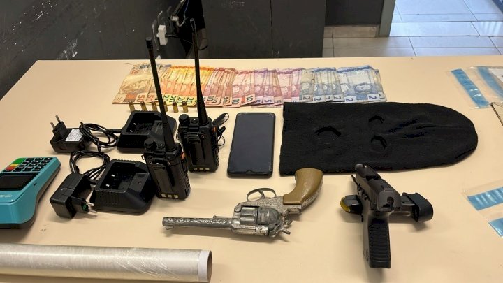 Tentativa de fuga termina com homem preso com “kit para o crime” em Florianópolis