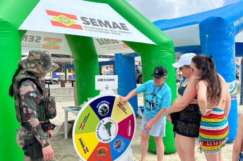 Praia de Itajaí recebe ação do programa Jogue Limpo com o Meio Ambiente nesta sexta-feira