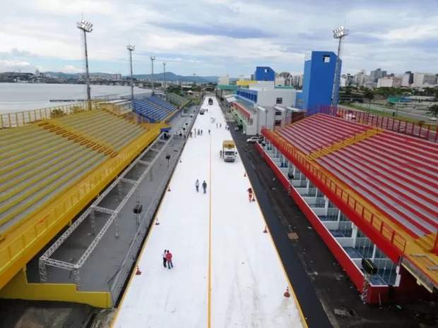 Ação da Polícia Civil leva protocolo “Não é Não” à passarela do carnval em Florianópolis