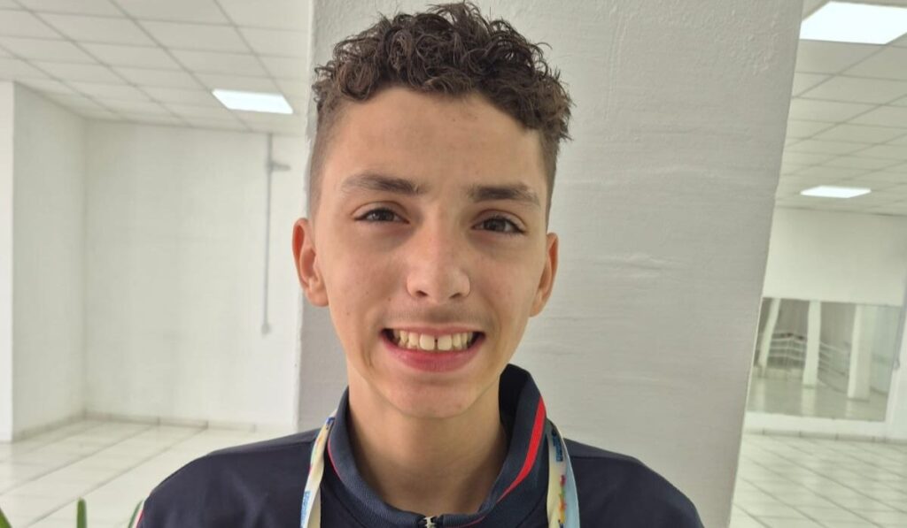 Adolescente de 13 anos desaparece após sair de casa em Florianópolis