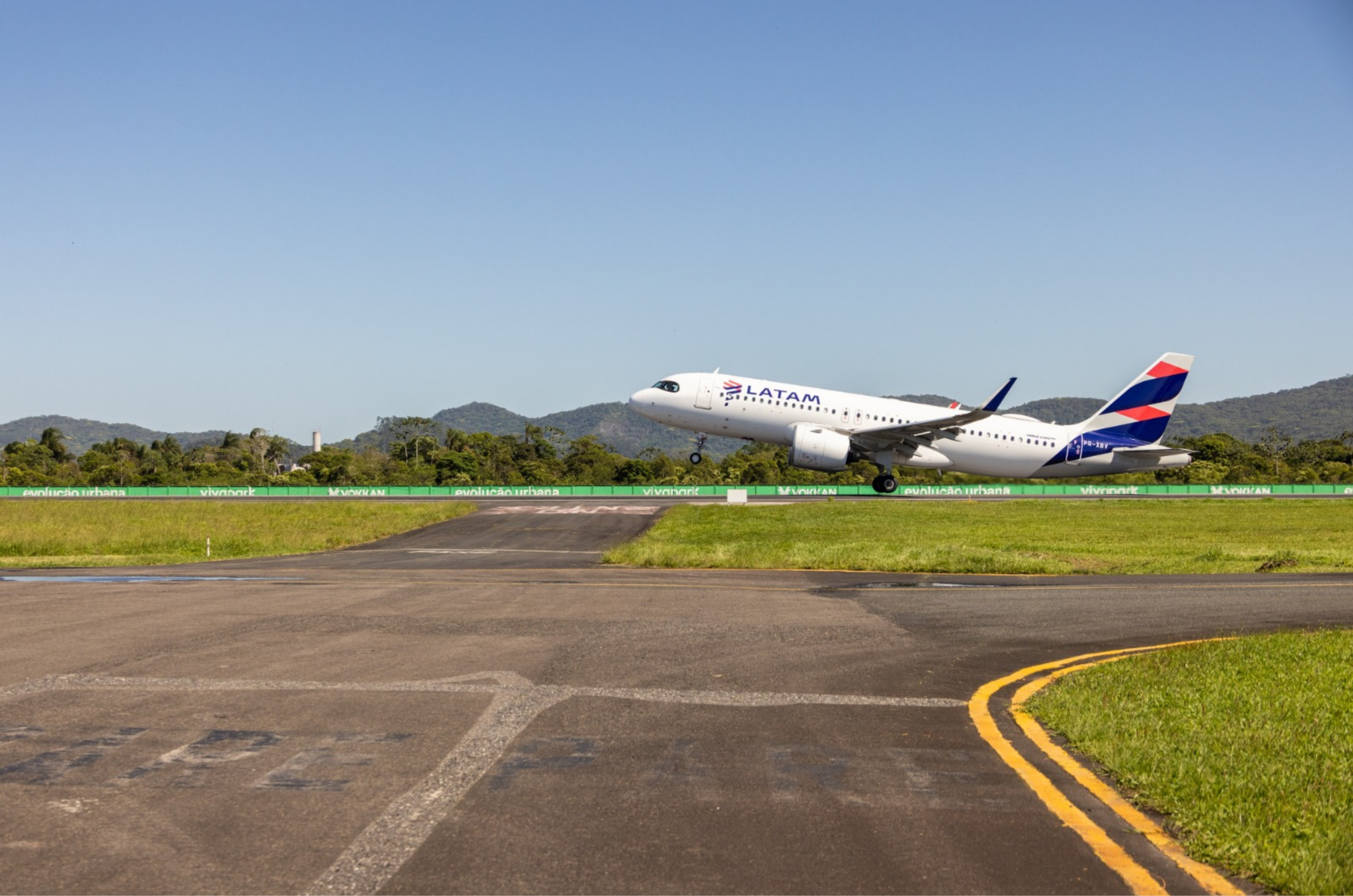 Aeroporto de Navegantes reforça operação para atender alta do Carnaval