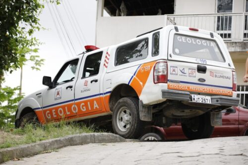 Blumenau mobiliza equipe para auxiliar Juiz de Fora após tragédia