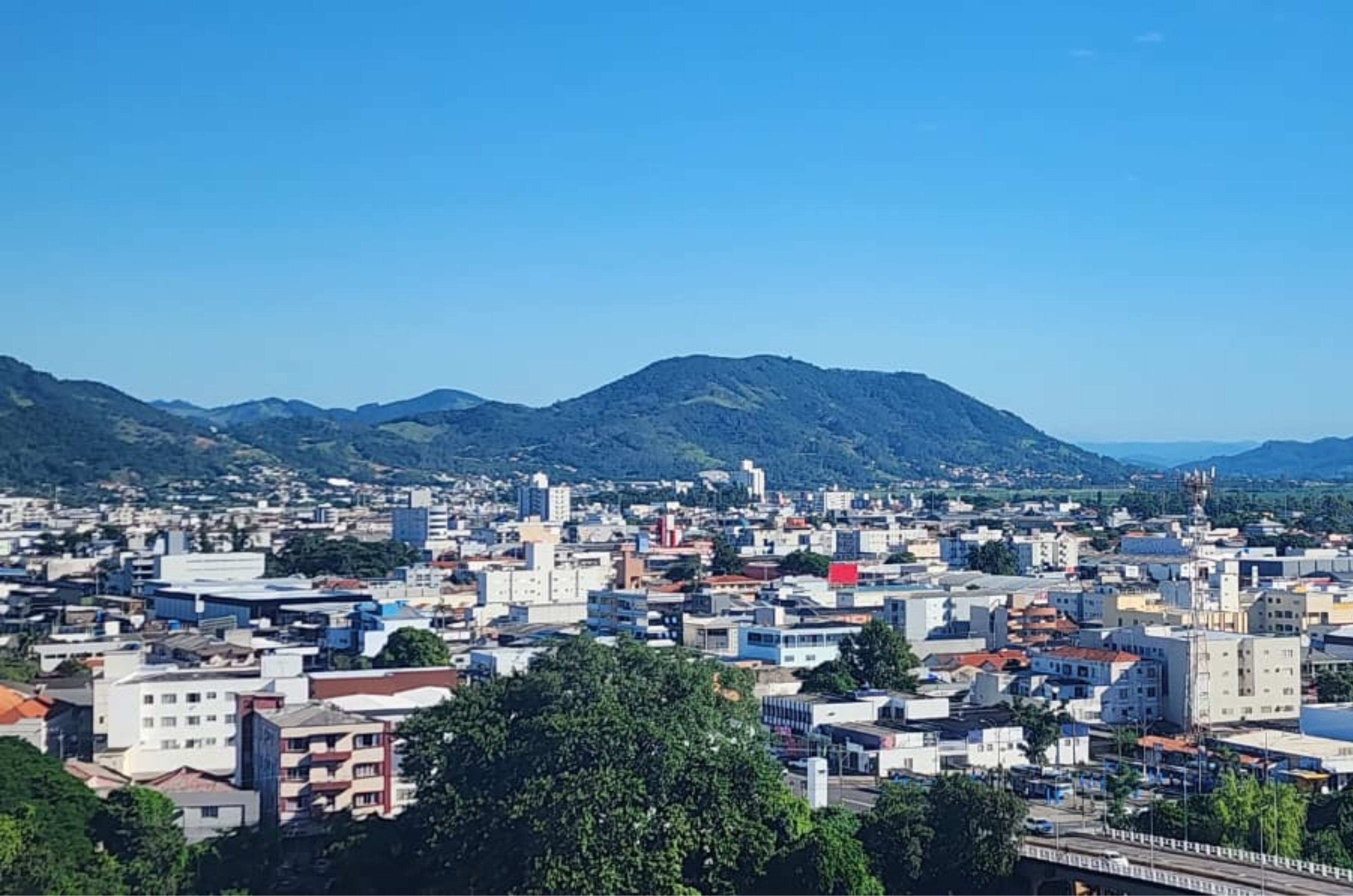 Calor e umidade favorecem temporais isolados em Santa Catarina nesta terça-feira