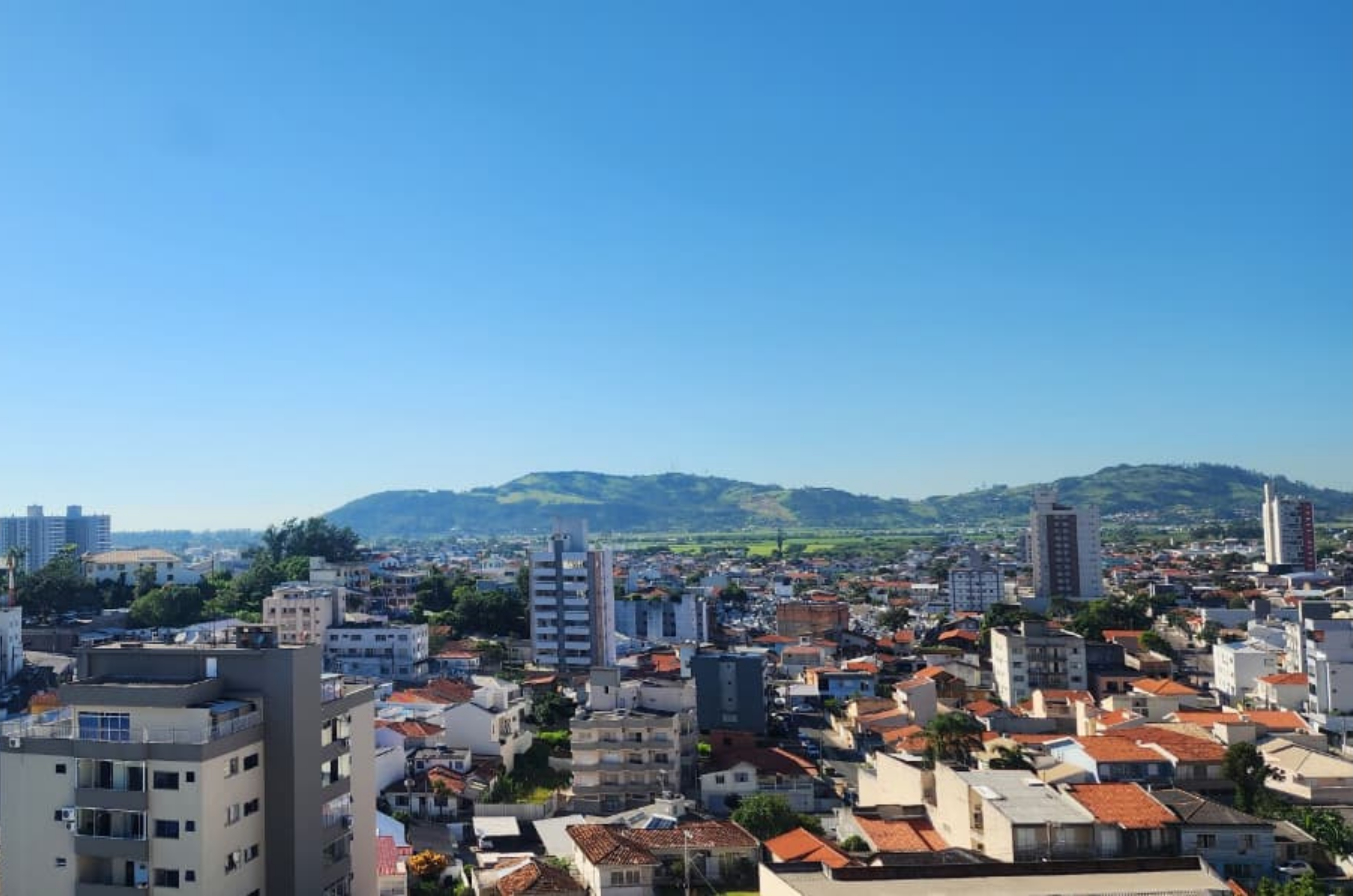 Calor intenso atinge Santa Catarina e temporais mudam o tempo na sexta
