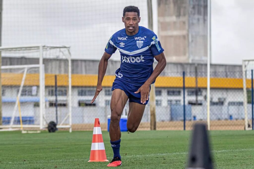 Chapecoense anuncia contratação de atacante ex-Avaí