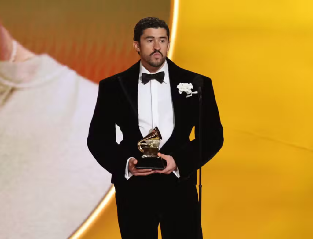 Bad Bunny e Billie Eilish criticam ICE em discursos no Grammy