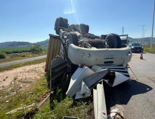 Motorista fica ferido após acidente na Rodovia Ivane Fretta Moreira, em Tubarão