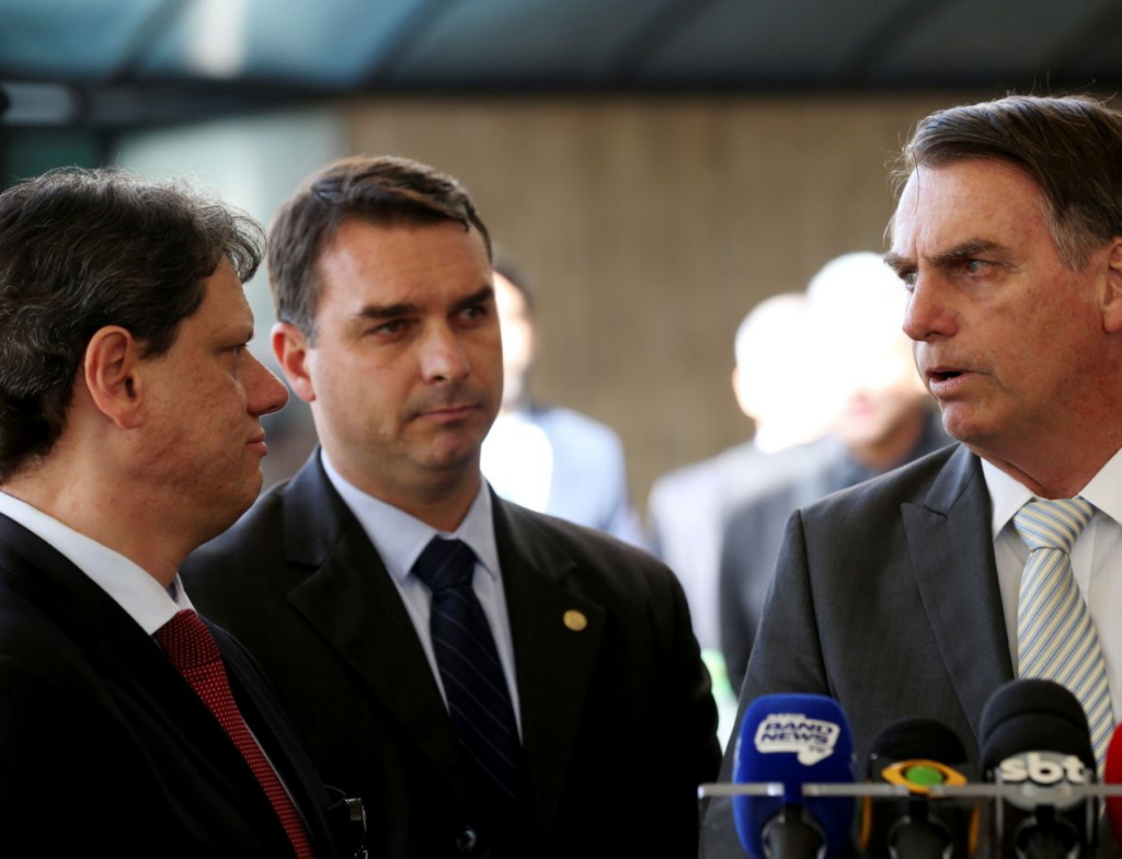 Lula perde para Flávio e Tarcísio em cenários de 2º turno, aponta Futura/Apex