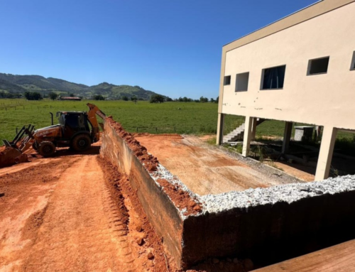 Obras de nova sede da PM de Gravatal avança com colocação de aterro