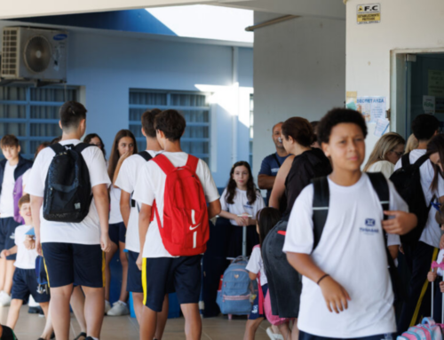 Rede municipal inicia ano letivo com entrega de novos uniformes em Tubarão