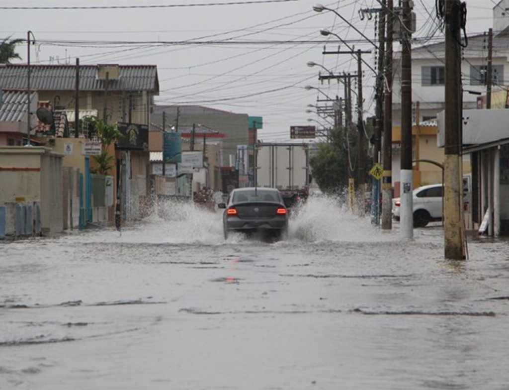 Caixa libera saque do FGTS para moradores de Laguna após chuvas