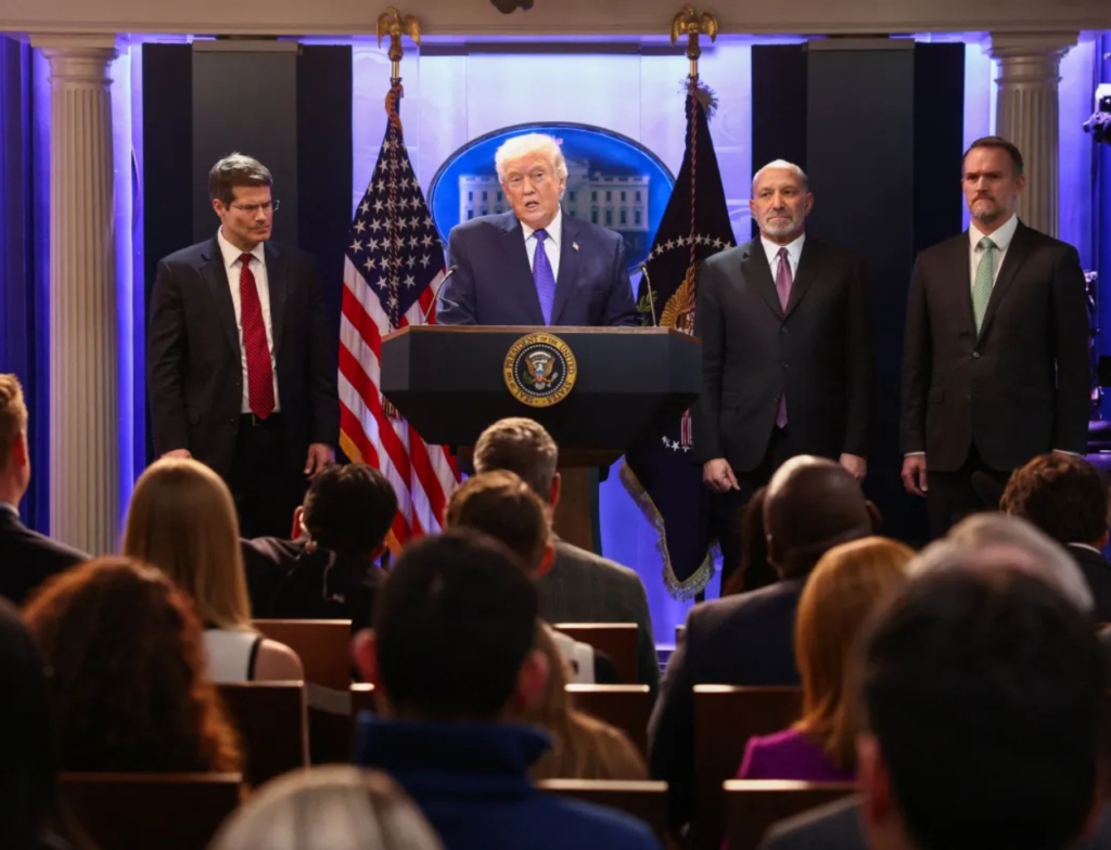 Trump diz que países que “fizerem joguinhos” terão tarifas mais altas