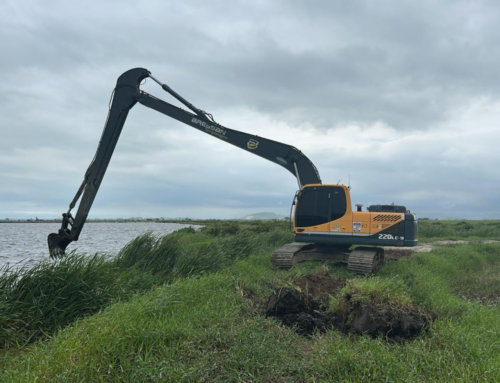 Prefeitura intensifica limpeza de valas em Tubarão