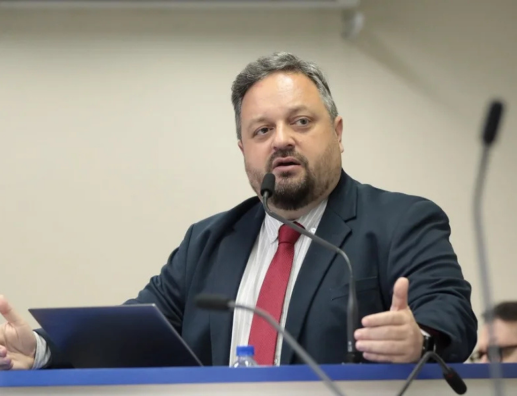 Vereador propõe mais transparência sobre terceirizados em Tubarão