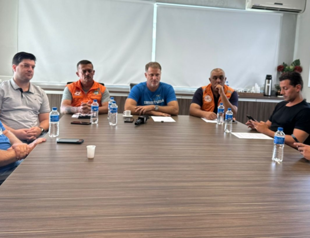 Chuva intensa causa alagamentos e mobiliza força-tarefa em Imbituba