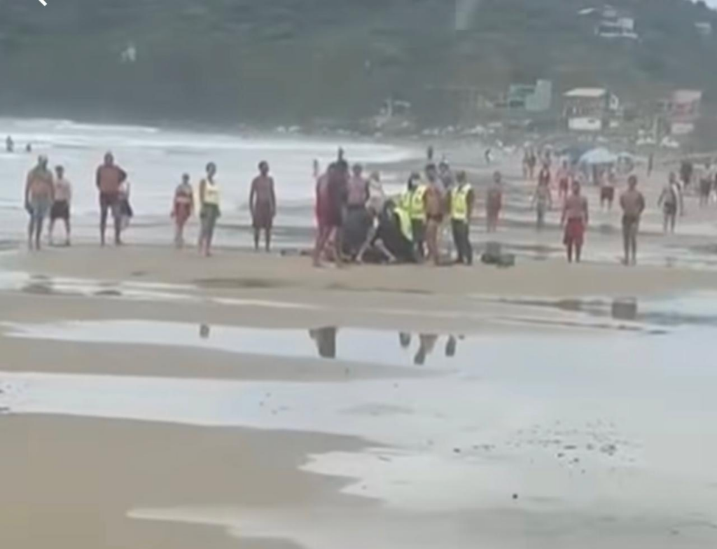 Surfista é reanimado após afogamento em Imbituba