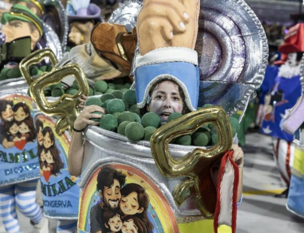 Parlamentares apontam ofensas a evangélicos em desfile que homenageou Lula