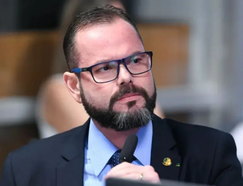 Jorge Seif vai ao TSE contra desfile em homenagem a Lula na Sapucaí