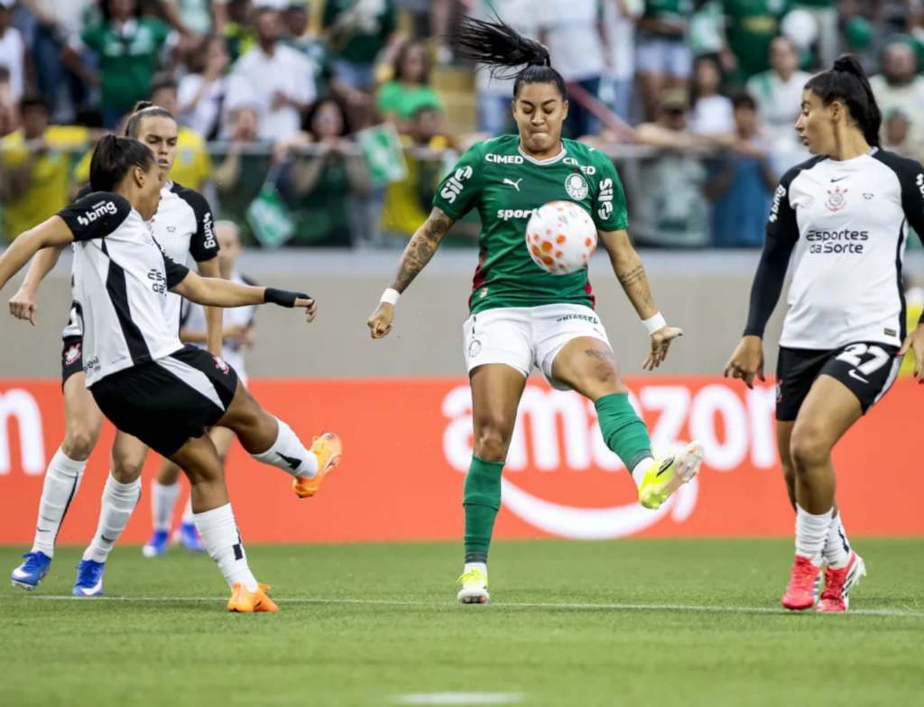 Palmeiras vence o Corinthians nos pênaltis e conquista a Supercopa Feminina 2026