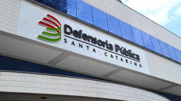 Defensoria Pública de SC abre concurso com salário de R$ 24 mil