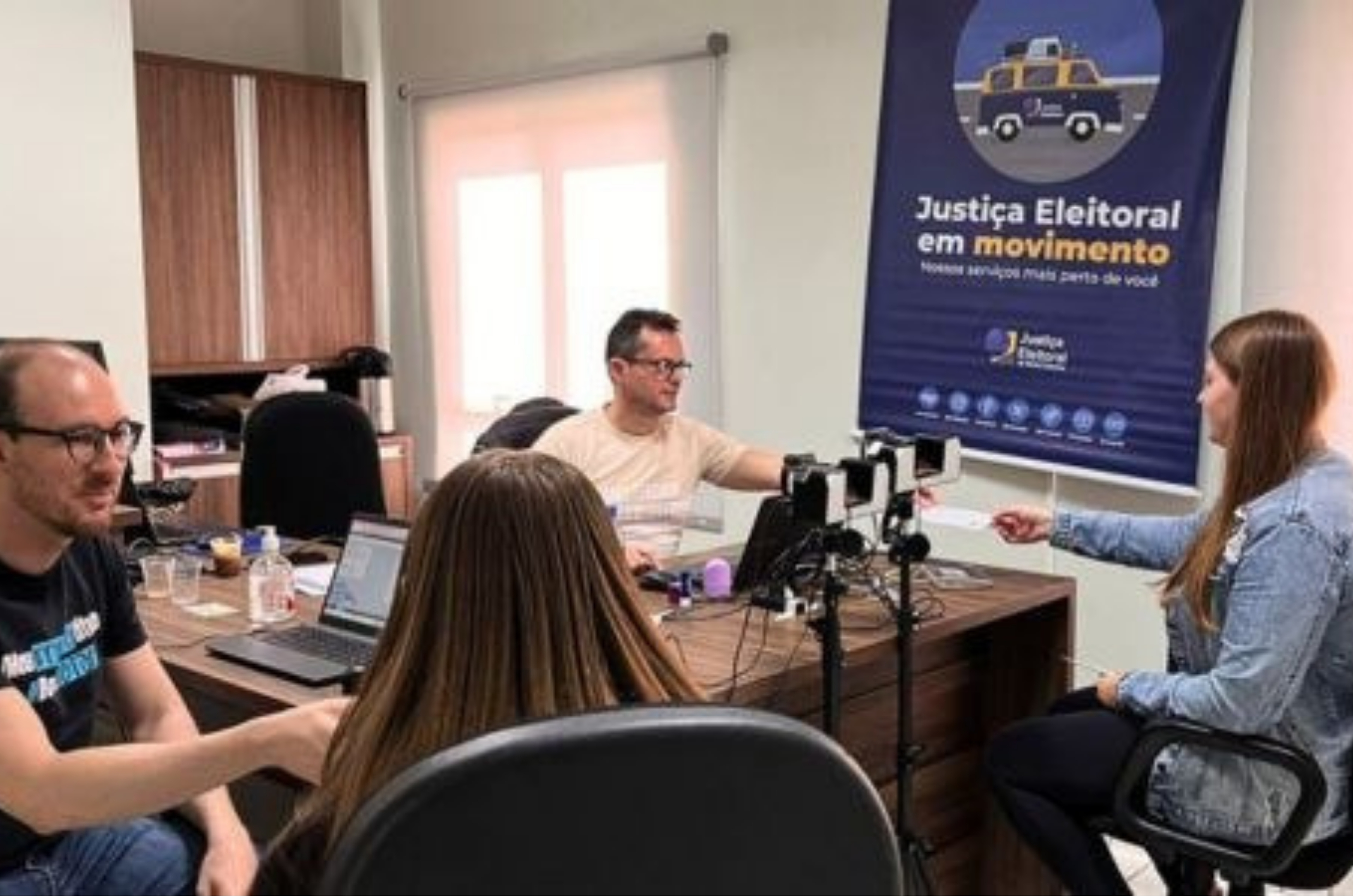 Justiça Eleitoral leva atendimento a Capivari de Baixo