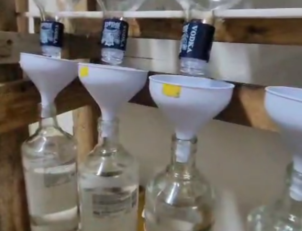 Operação flagra central de adulteração de bebidas em Florianópolis