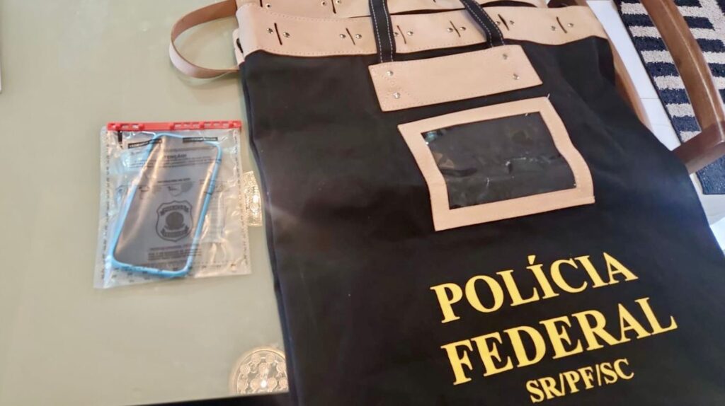 PF faz operação em Santa Catarina por desvio de quase R$ 1 milhão da Caixa