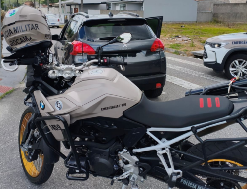 PM prende suspeito após roubo de carro em Florianópolis