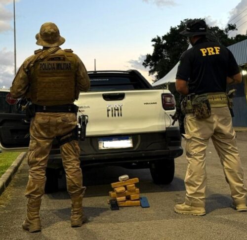 PRF e PM apreendem 10 kg de maconha na BR-101 em Paulo Lopes