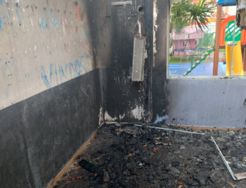 Incêndio atinge escola nos Ingleses e é controlado