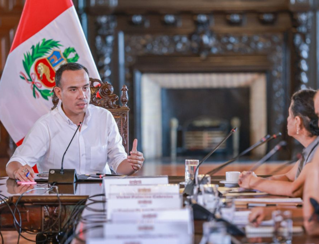 Congresso do Peru derruba presidente interino após quatro meses