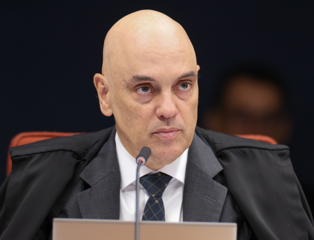 STF tem dois votos contra dispensa de vacina em SC