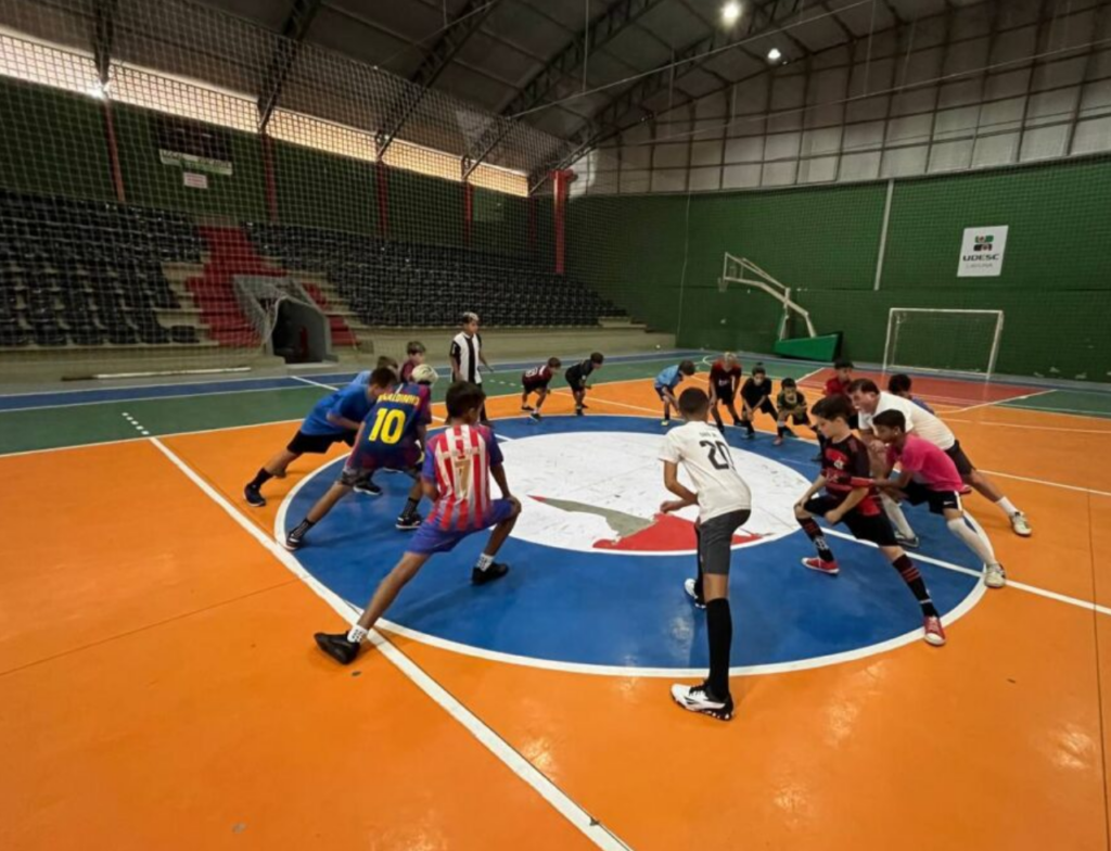 Laguna oferece vagas gratuitas em projeto esportivo