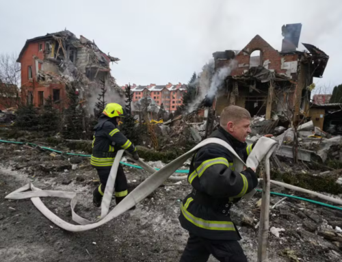 Rússia lança 50 mísseis e 300 drones contra Kiev