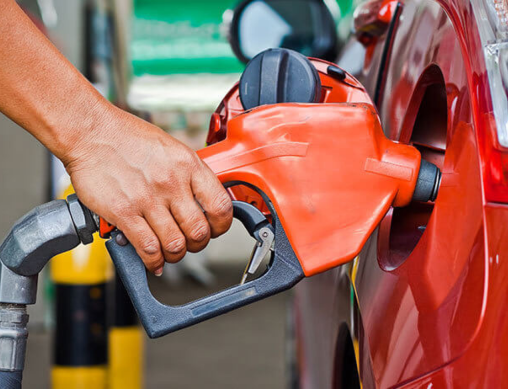 Gasolina não acompanha corte da Petrobras em SC